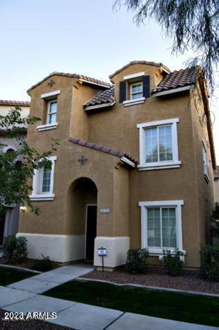 House for rent at 5713 S 21st Place, Phoenix, AZ 85040