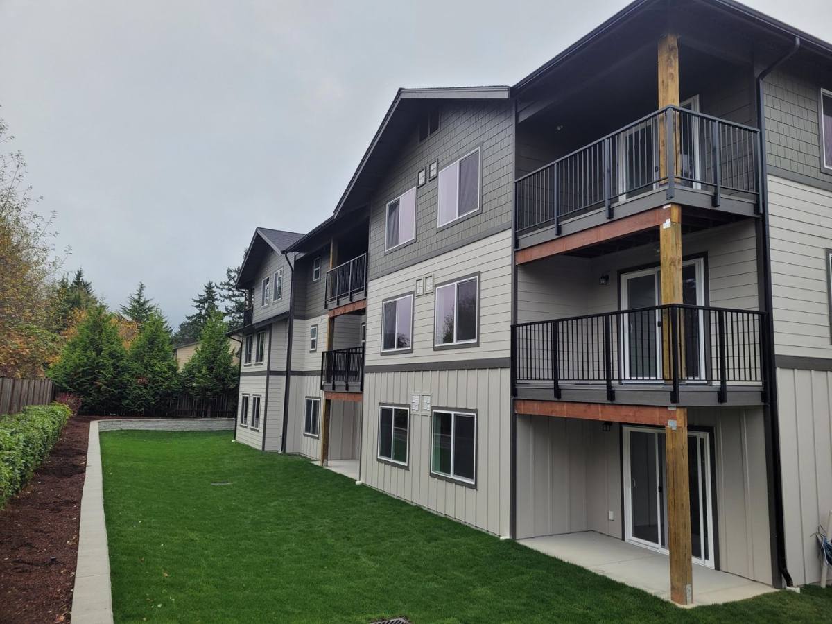 Apartment for rent at 446 NE Izett St, Oak Harbor, WA 98277