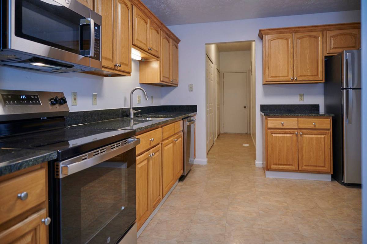 Townhouse for rent at 7001 W Cross Creek Trail, Brecksville, OH 44141