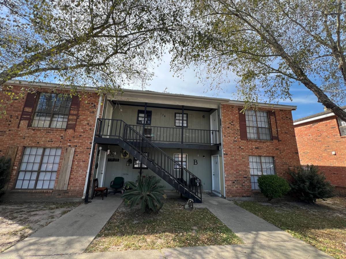 Apartment for rent at 136 Hummingbird Lane, Lafayette, LA 70506