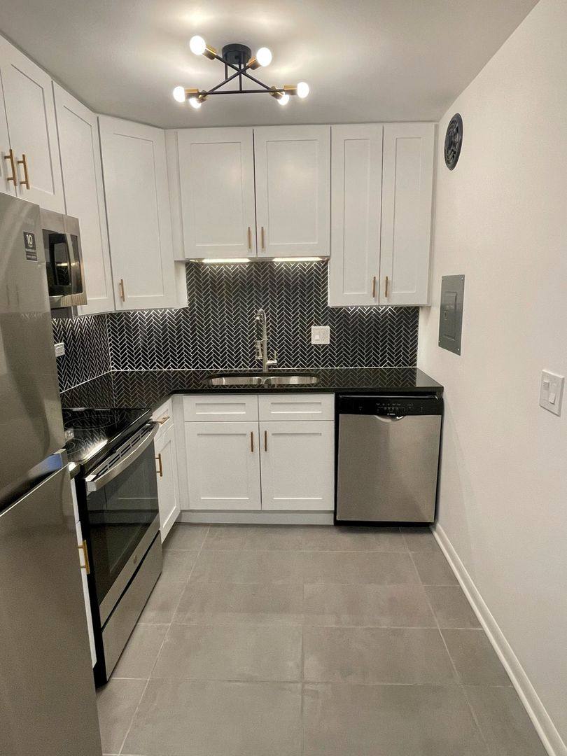 Apartment for rent at 720 Washington Blvd, Oak Park, IL 60302