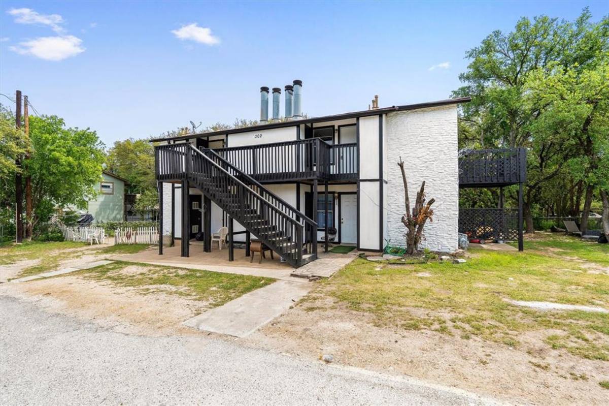 Apartment for rent at 302 Hedgewood Dr, Georgetown, TX 78628