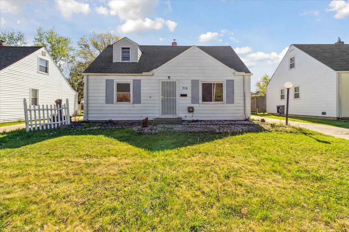 House for rent at 715 E 258 St, Euclid, OH 44132