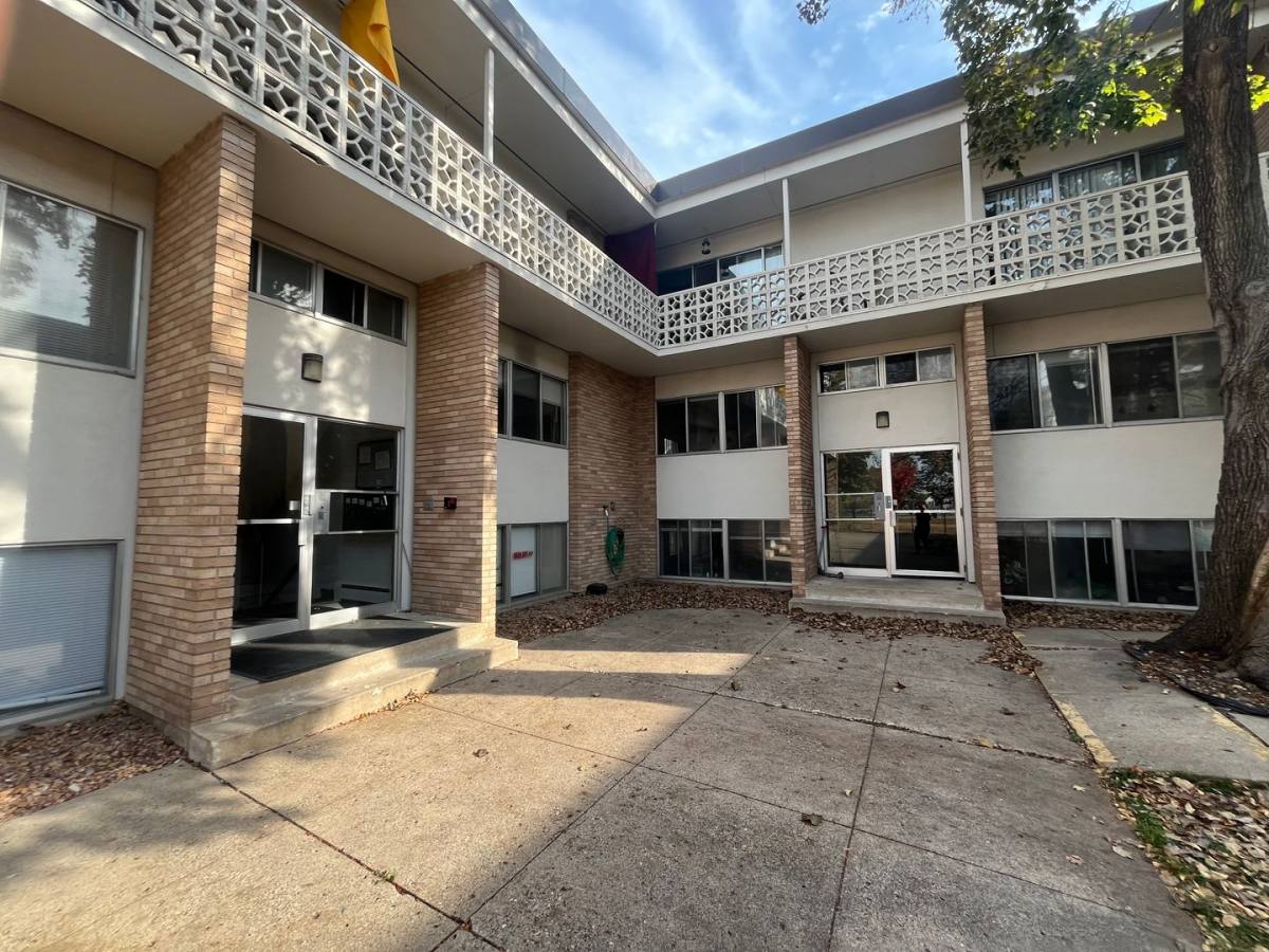 Apartment for rent at 982-986 15th Ave SE, Minneapolis, MN 55414