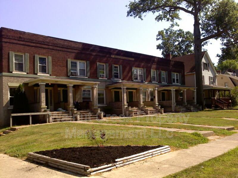 Townhouse for rent at 2103 1 2 E 31st St, Lorain, OH 44055