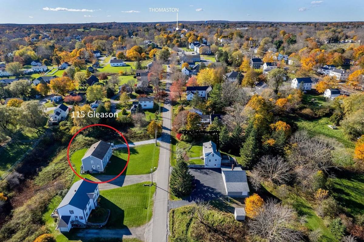 Apartment for rent at 115 Gleason St, Thomaston, ME 04861