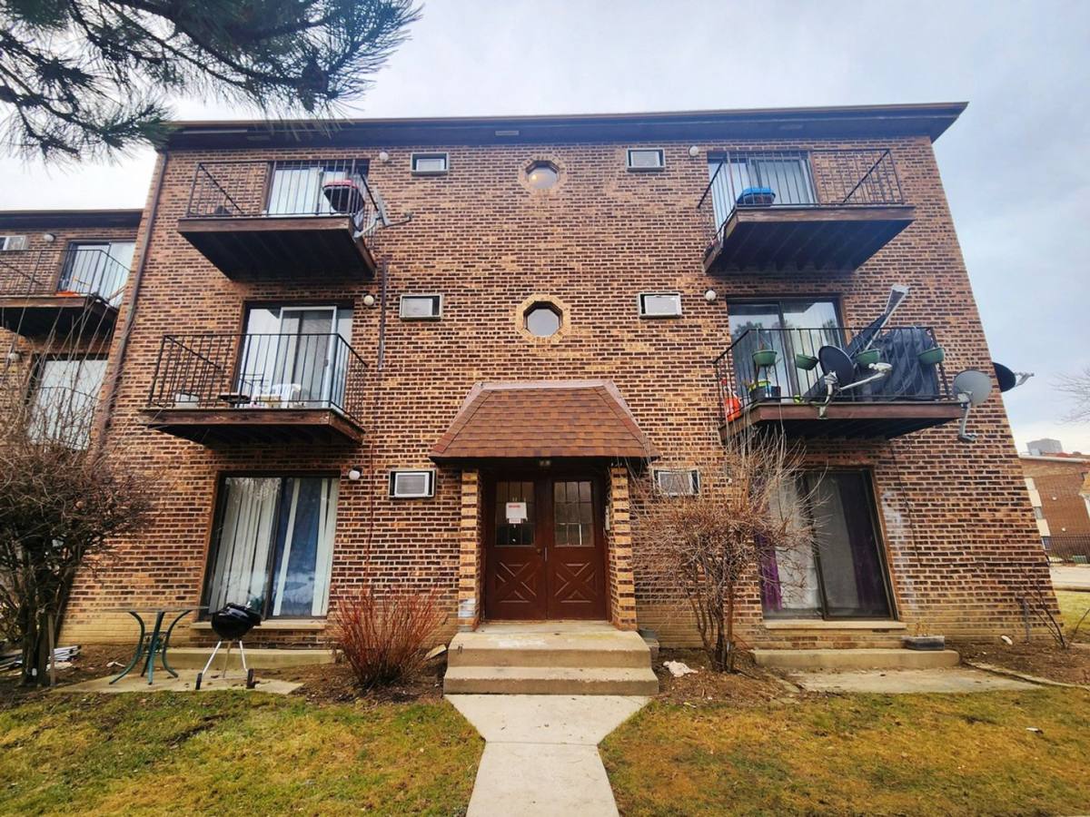 Apartment for rent at 1514 Crimson Lane, Palatine, IL 60074