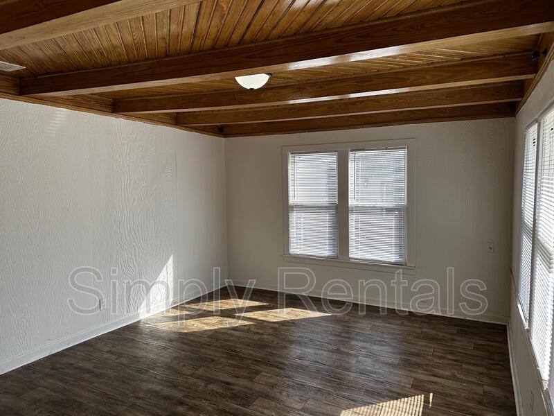 Apartment for rent at 1406 Sycamore St, Commerce, TX 75428