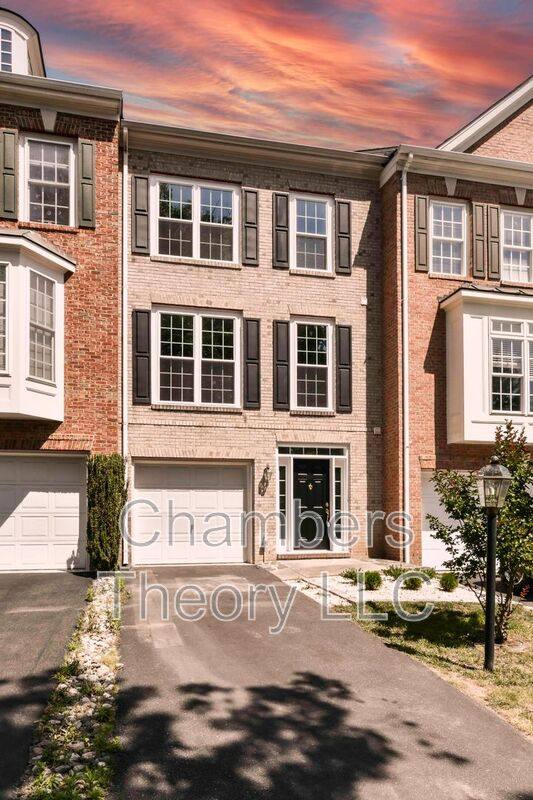 Townhouse for rent at 43642 Lees Mill Square, Leesburg, VA 20176