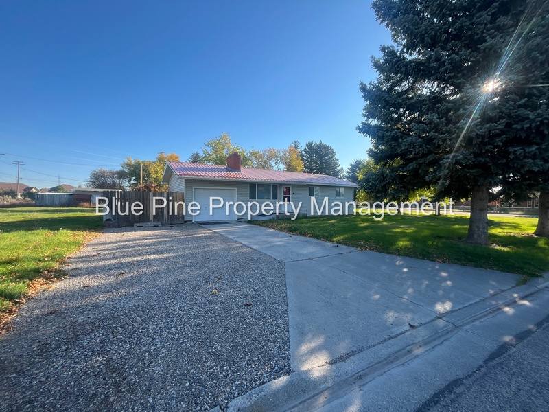House for rent at 810 Bergeson Dr, Idaho Falls, ID 83401