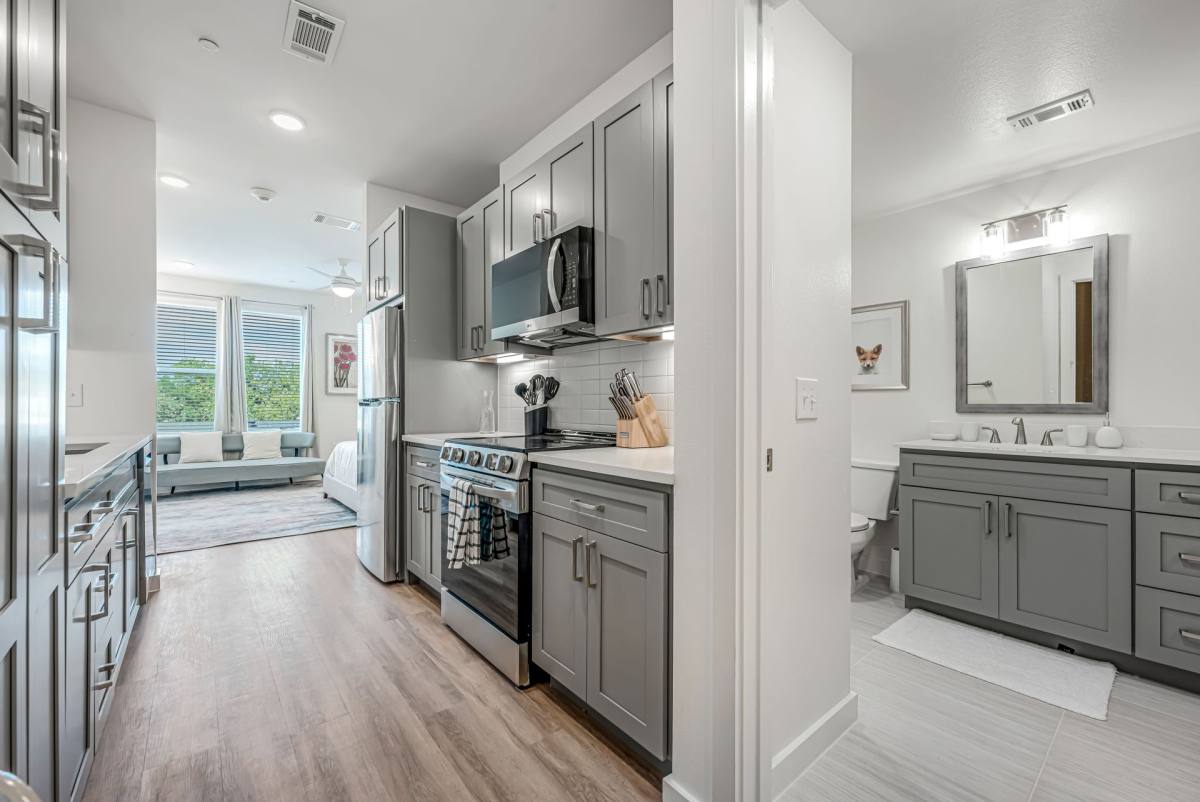 Apartment for rent at 417 E 9th St, Dallas, TX 75203