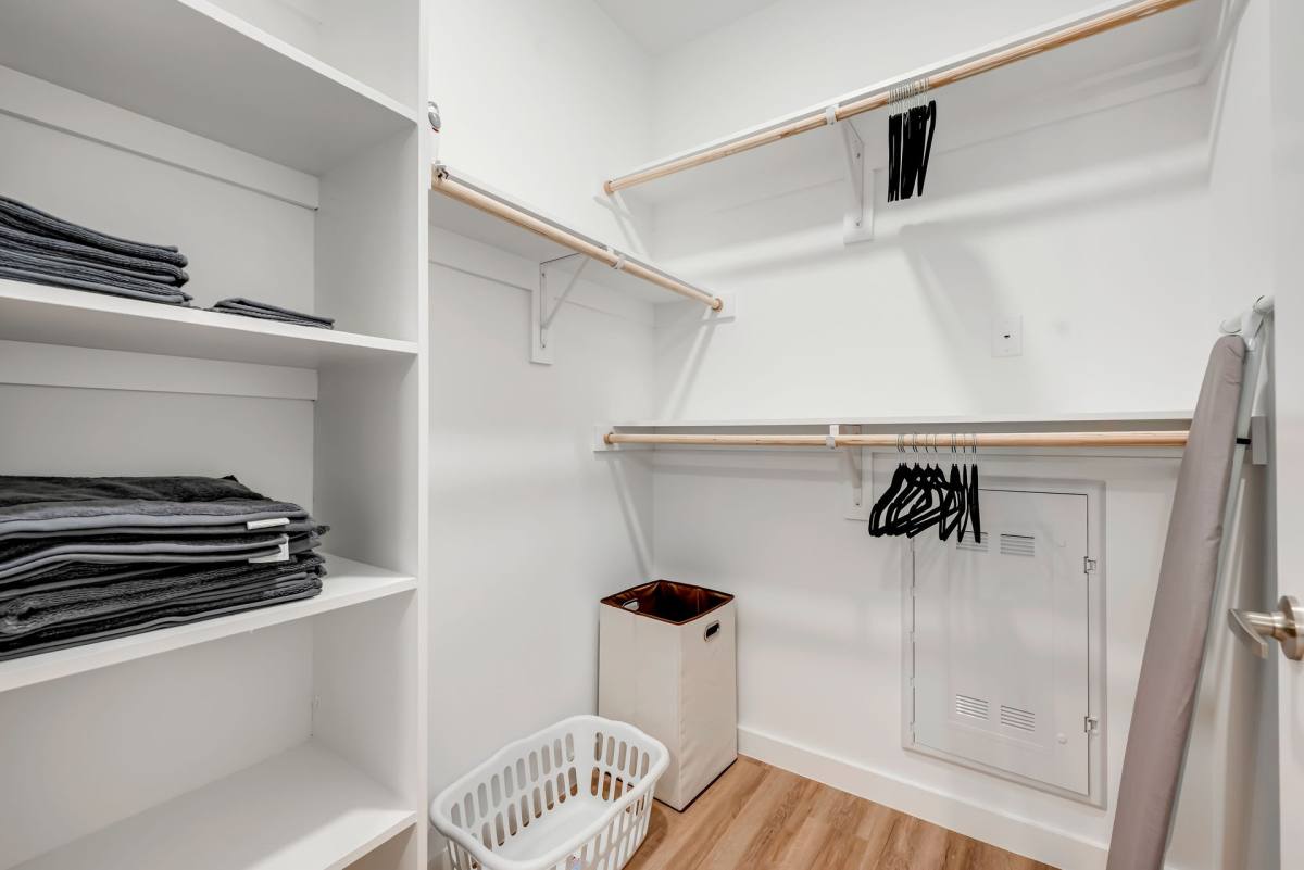 Townhouse for rent at 850 S Ewing Ave, Dallas, TX 75203
