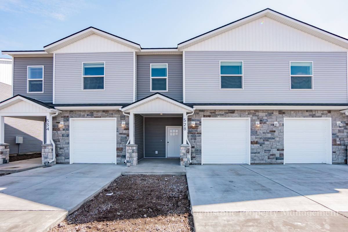 Townhouse for rent at 543 Tap Root Dr, Sugar City, ID 83448