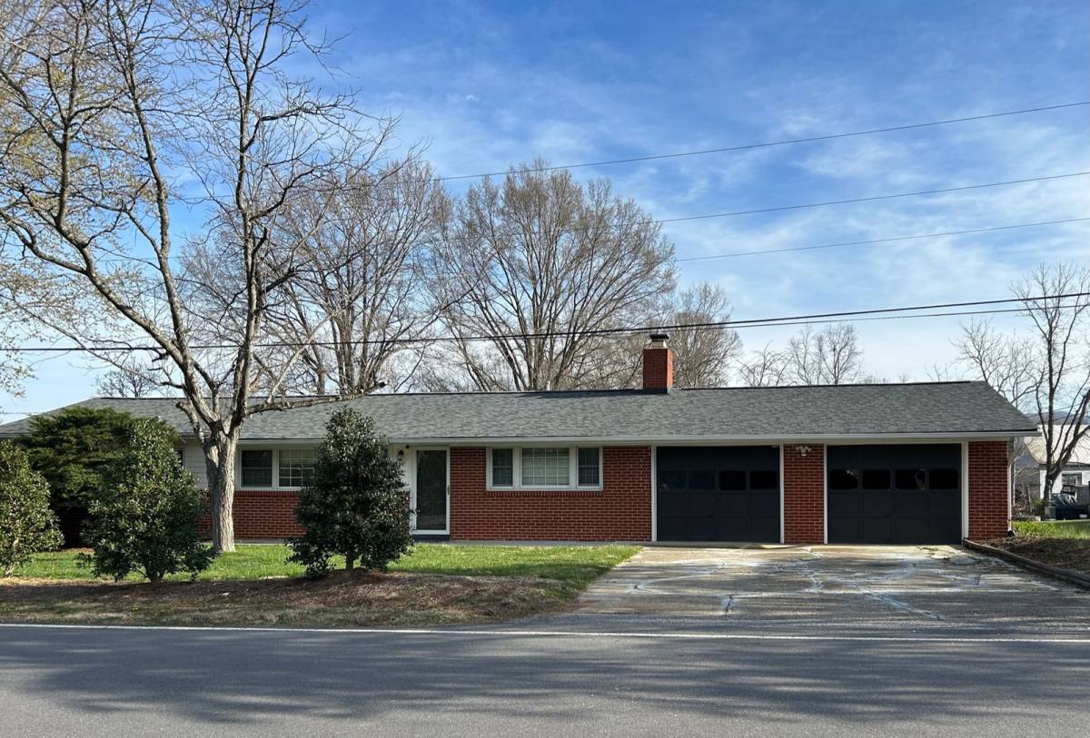 House for rent at 14 Stoney Knob Heights, Weaverville, NC 28787