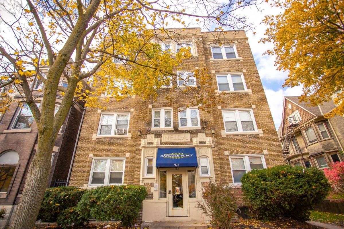 Apartment for rent at 923 N 14th St, Milwaukee, WI 53233