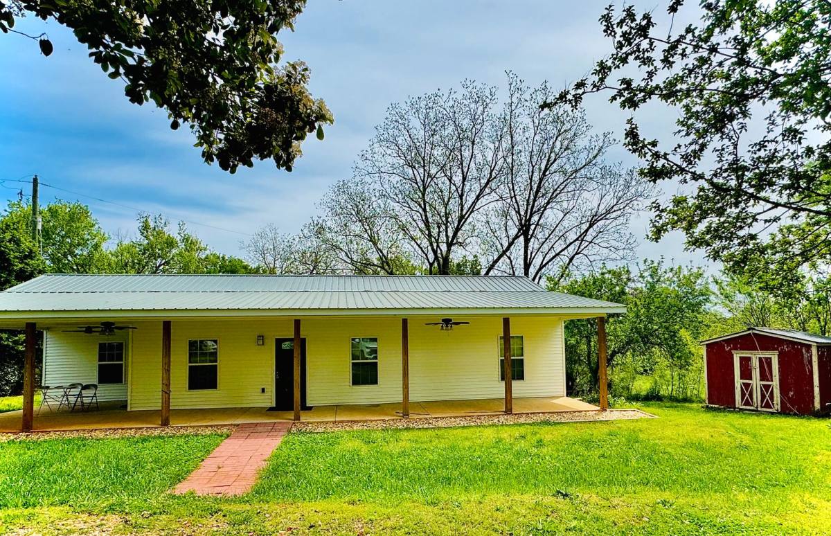 House for rent at 724 Brockton Rd, Jefferson, GA 30549