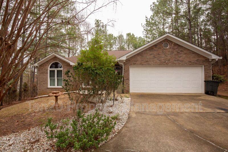 House for rent at 185 Spruce Dr, Fortson, GA 31808