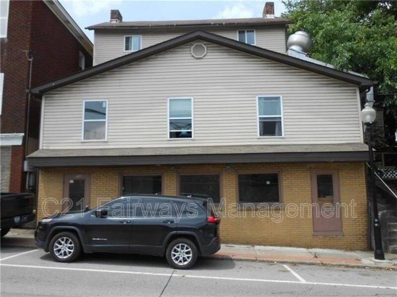 Apartment for rent at 620 Carothers Ave #3, Carnegie, PA 15106