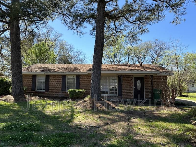 House for rent at 4524 Narrow Lane Rd, Montgomery, AL 36116
