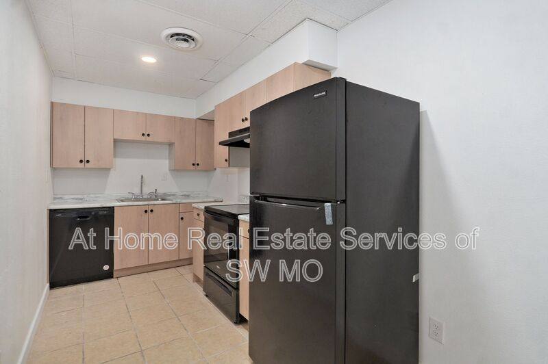 Apartment for rent at 3342 E Linwood St #10, Springfield, MO 65804