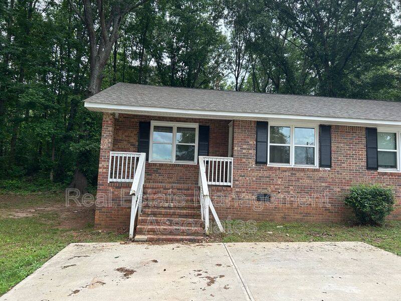 Apartment for rent at 12B Lisa Lane, Griffin, GA 30223