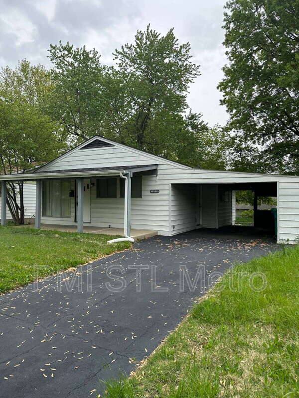 House for rent at 10528 Durness Dr, Saint Louis, MO 63137