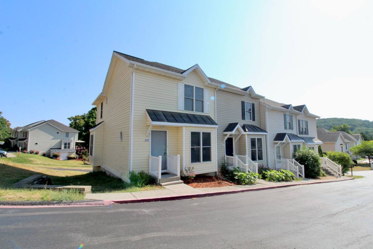 Townhouse for rent at 869 Camelot Lane, Harrisonburg, VA 22801