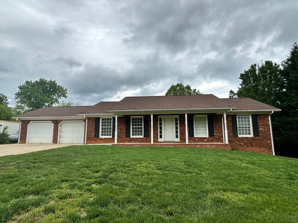 House for rent at 204 N Oak Grove Extension, Millers Creek, NC 28651