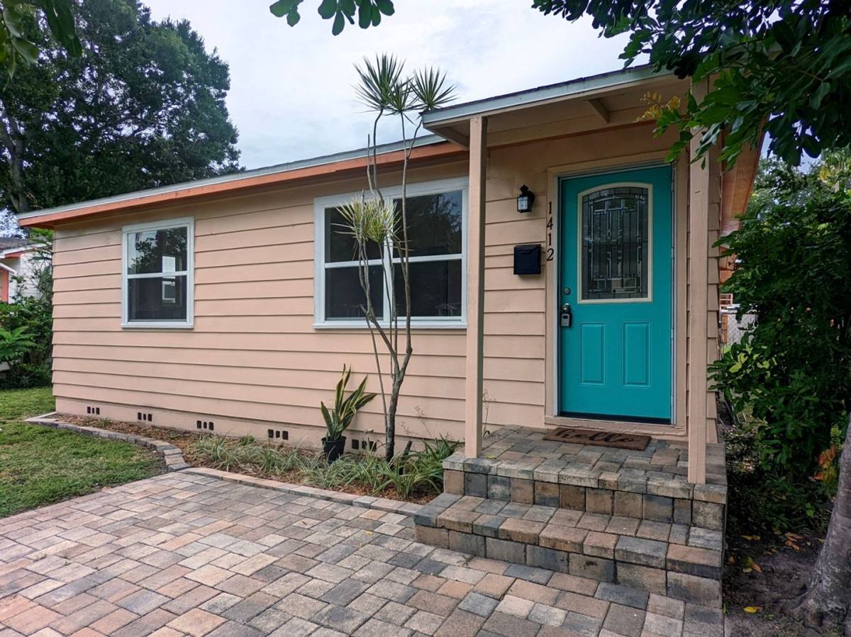 House for rent at 1412 56th Ave N, Saint Petersburg, FL 33703
