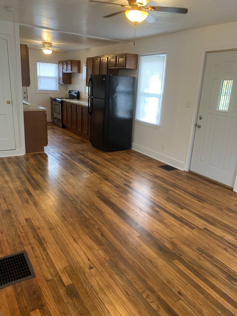 House for rent at 3315 Valley Dr, Le Claire, IA 52753