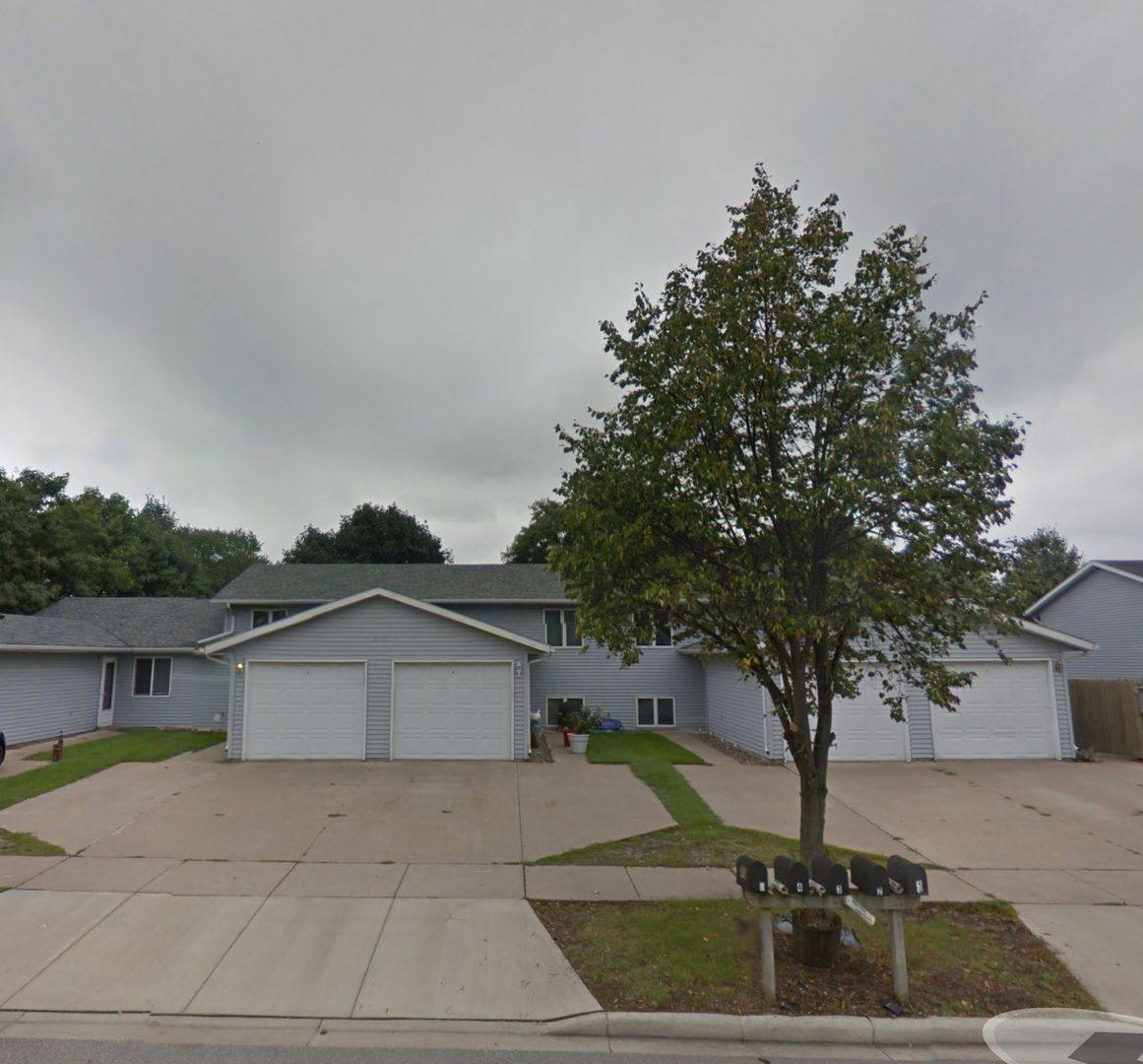 Apartment for rent at 818 Vilas St, Onalaska, WI 54650