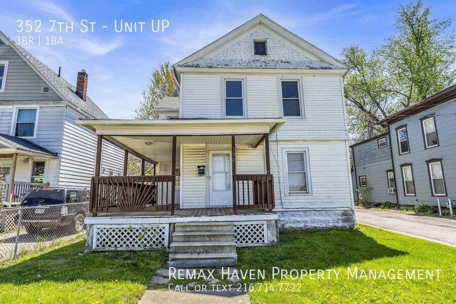Apartment for rent at 352 7th St #UP, Elyria, OH 44035