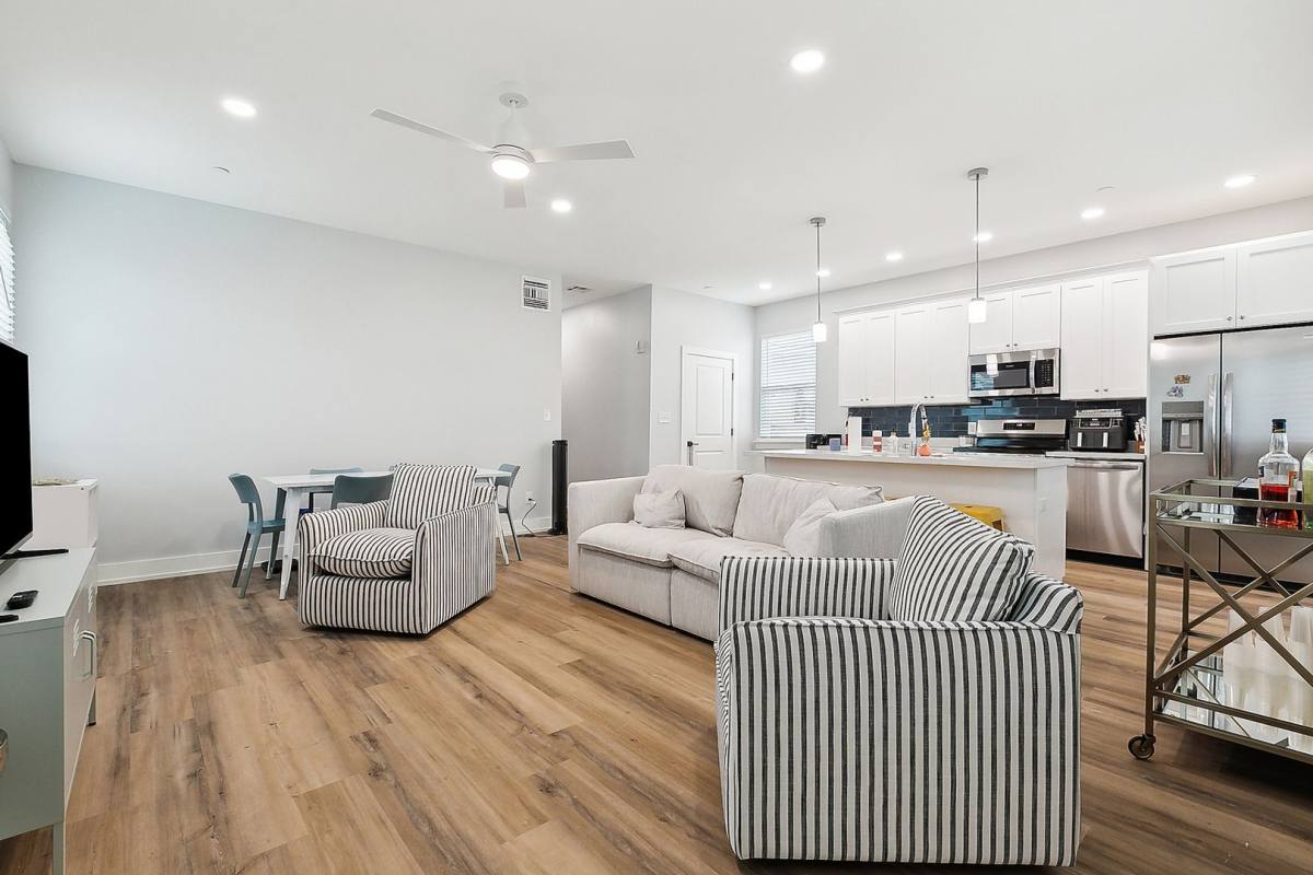 Apartment for rent at 1809 Hillary St #1A, New Orleans, LA 70118