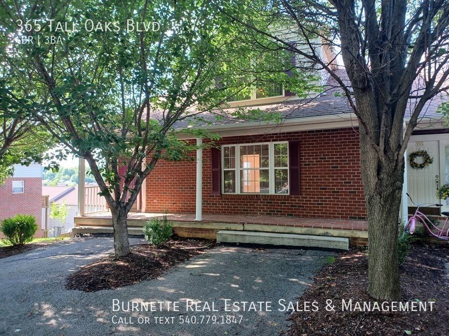 Apartment for rent at 365 Tall Oaks Blvd, Christiansburg, VA 24073