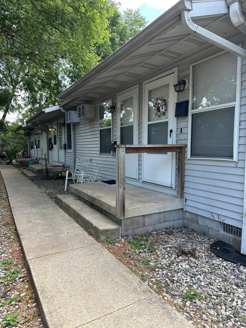 Apartment for rent at 202 Hartle Ave, Urbana, IL 61802