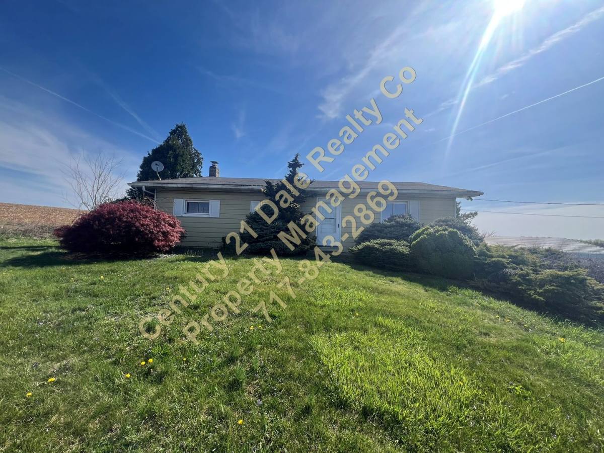 House for rent at 373 Muddy Creek Forks Rd, Brogue, PA 17309