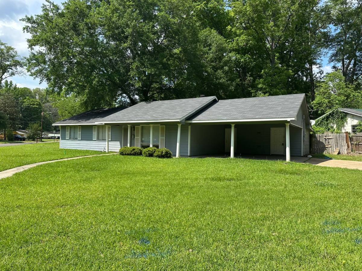 House for rent at 1716 Smallwood St, Jackson, MS 39212
