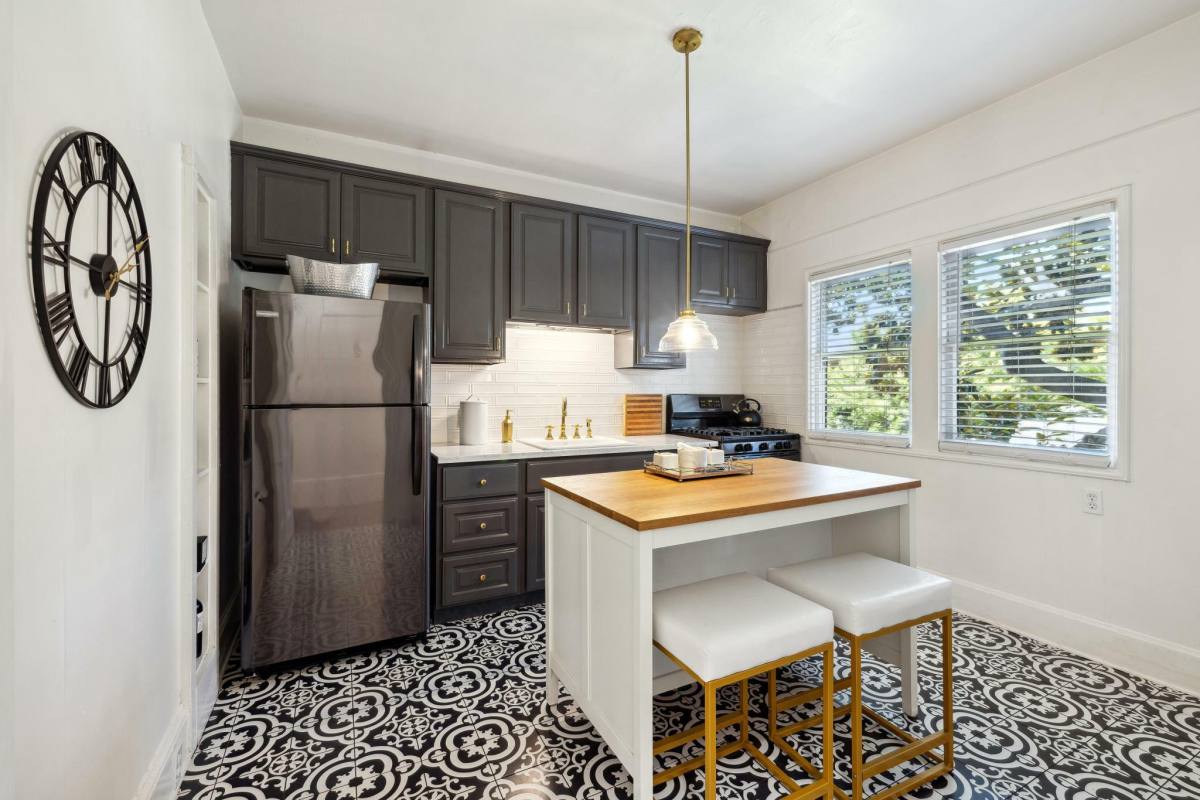 Apartment for rent at 817 Franklin St #2, Napa, CA 94559