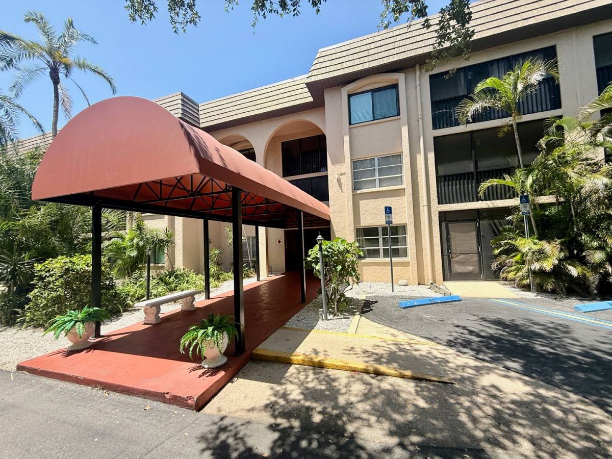 Condo for rent at 3700 S Osprey #113, Sarasota, FL 34239