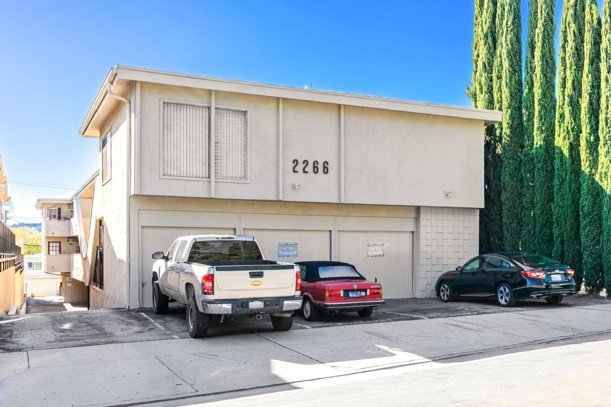 Apartment for rent at 2266 Del Mar Rd, Montrose, CA 91020