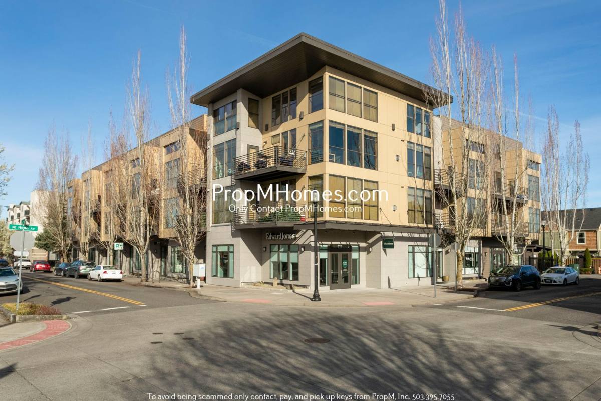 Condo for rent at 287 NE 3rd St, Gresham, OR 97030