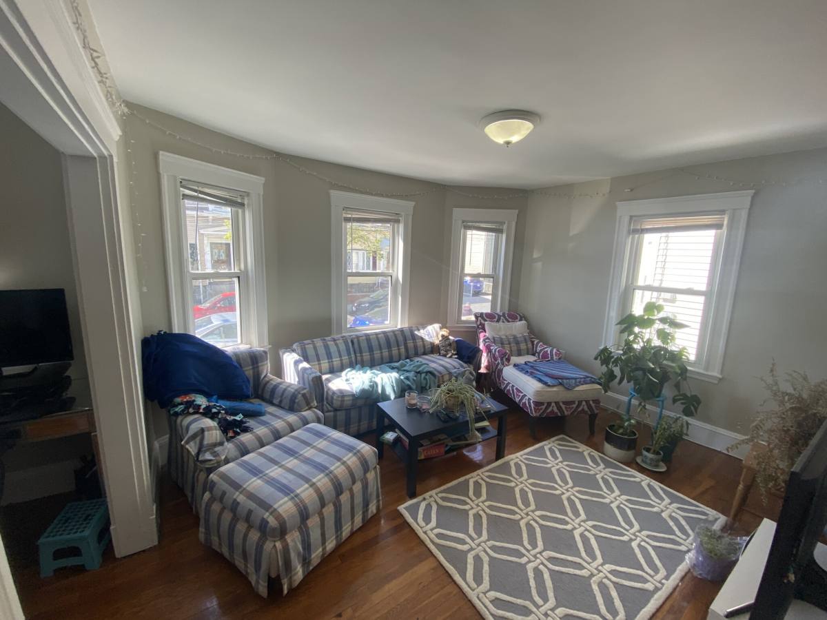 Apartment for rent at 26 Bolton St #1L, Somerville, MA 02143