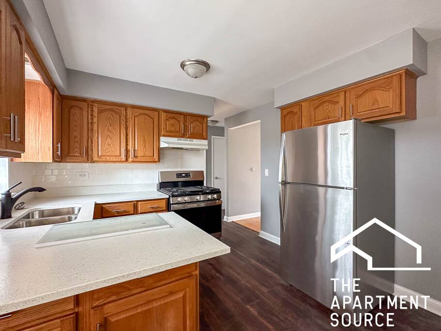 Apartment for rent at 3835 N Narragansett E, Chicago, IL 60634