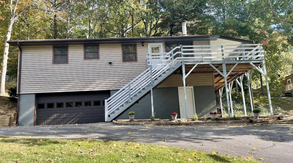 House for rent at 128 Sandsridge Way, Waynesville, NC 28785