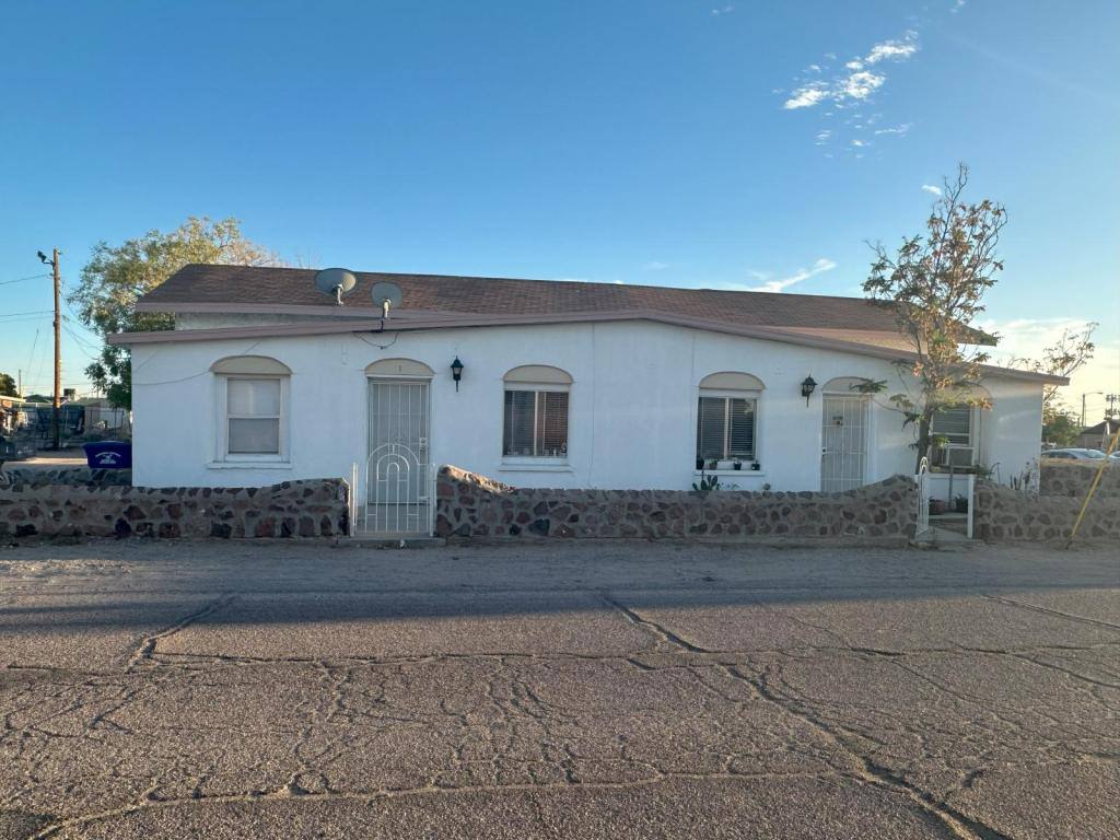 House for rent at 300 McKinley St, Anthony, NM 88021