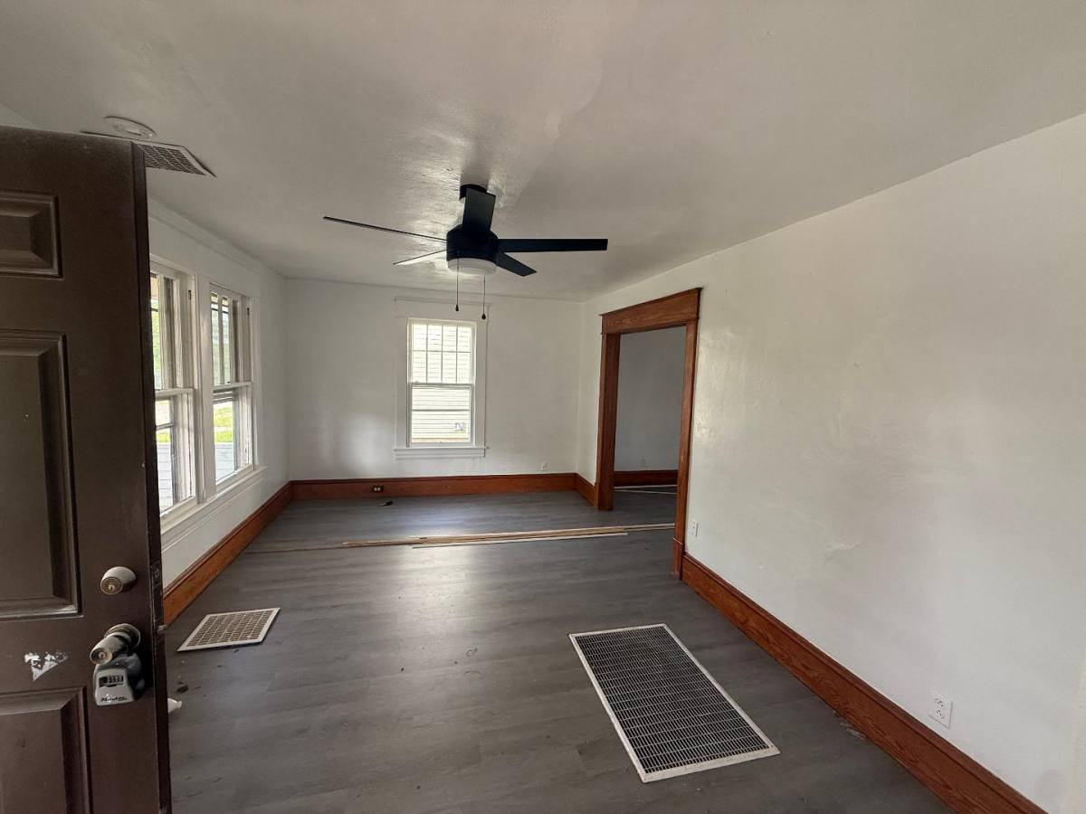House for rent at 1119 Moorehead Ave Morehead, Roanoke, VA 24013