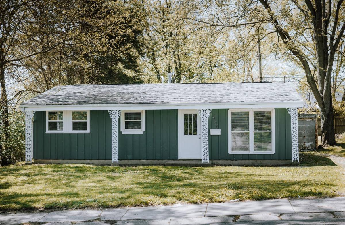 House for rent at 1506 Crestview Dr, Danville, IL 61832