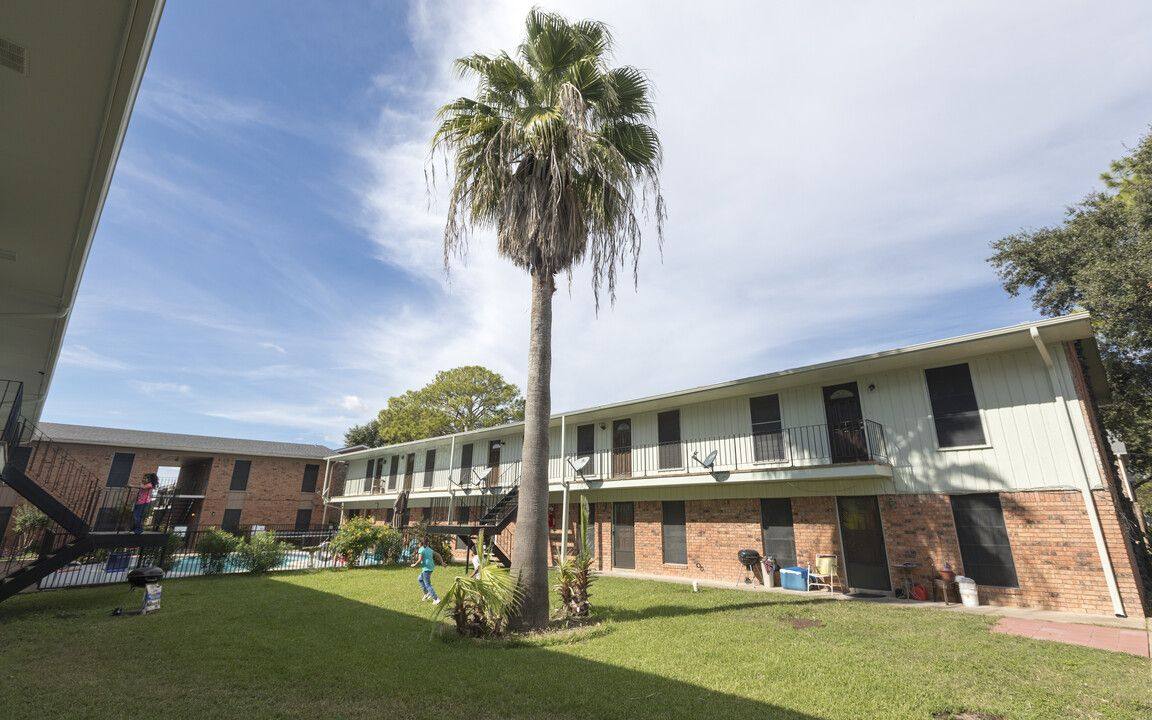 Apartment for rent at Greenbriar Apartment Homes, 2001 Ave F #2, El Campo, TX 77437