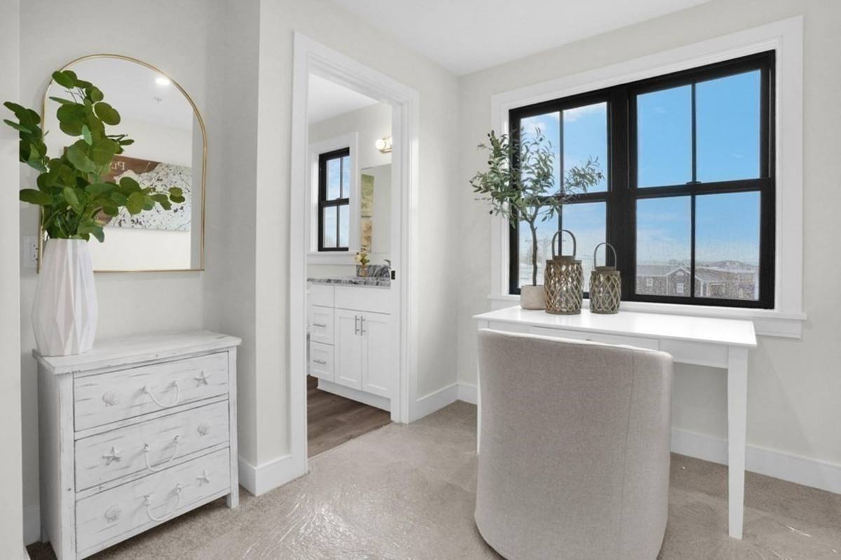 Townhouse for rent at 5-7 Water St, Plymouth, MA 02360