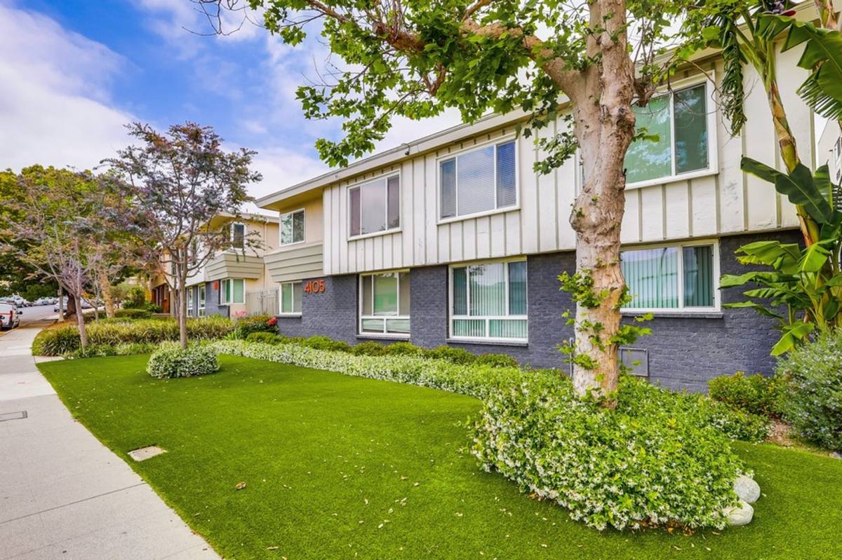 Apartment for rent at 4105 - 4111 Somerset Dr, Los Angeles, CA 90008